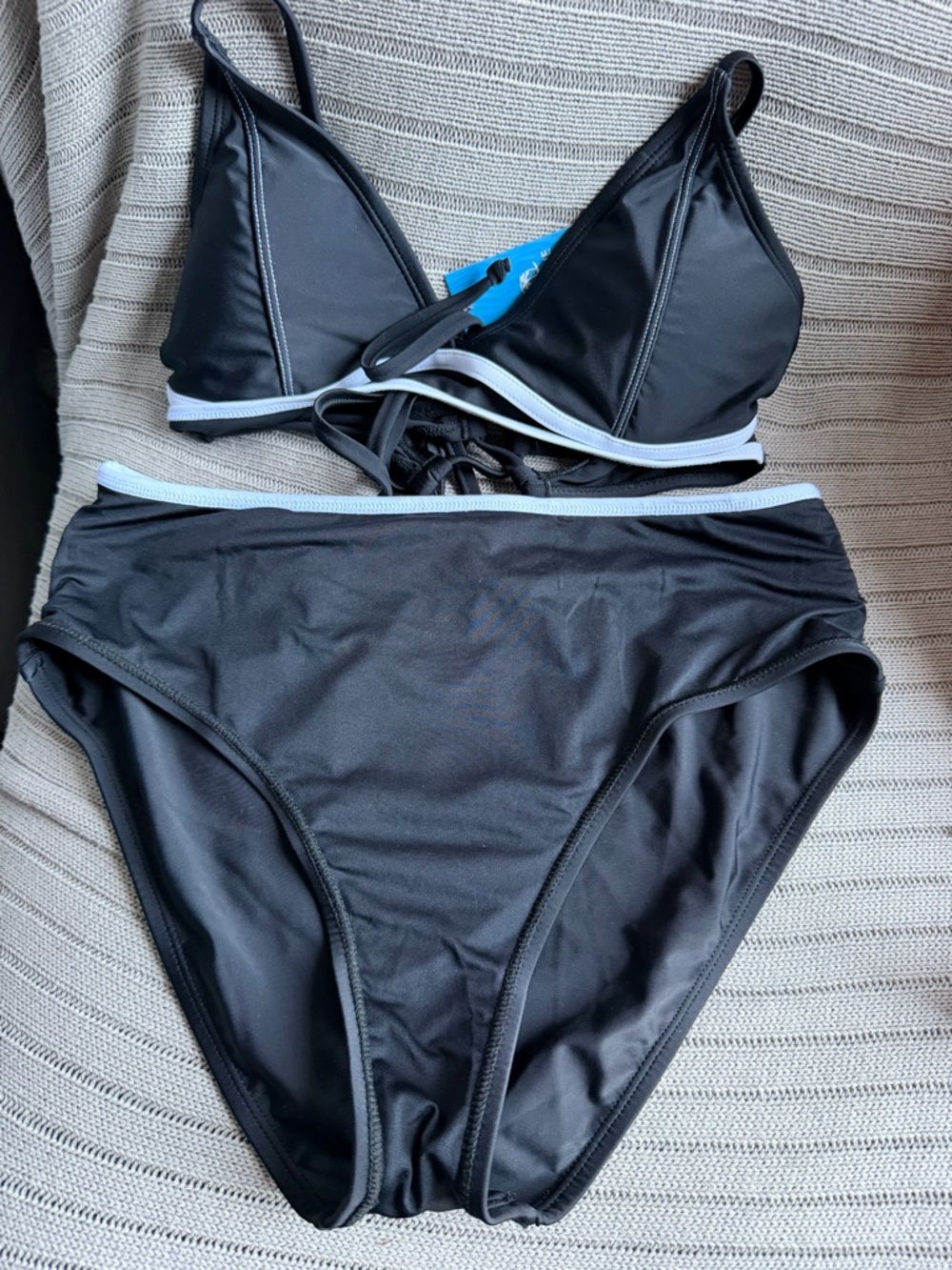 Cupshe Black Bikini Set with Light Trim